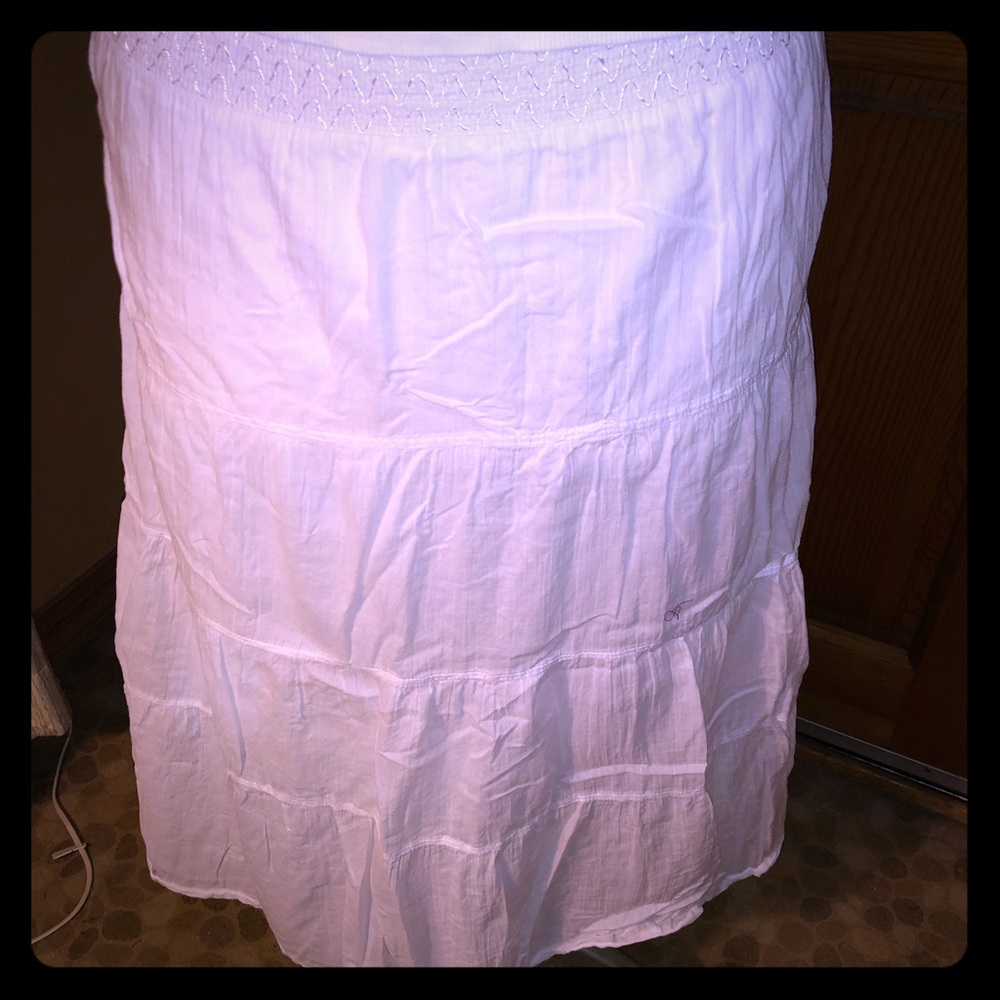 Tiered white skirt